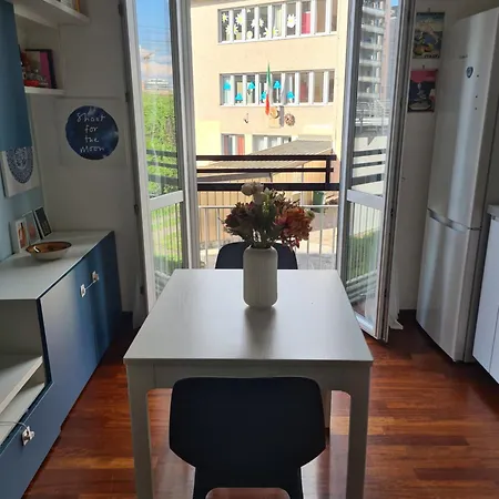 Blue Retreat Modern Near M4 *