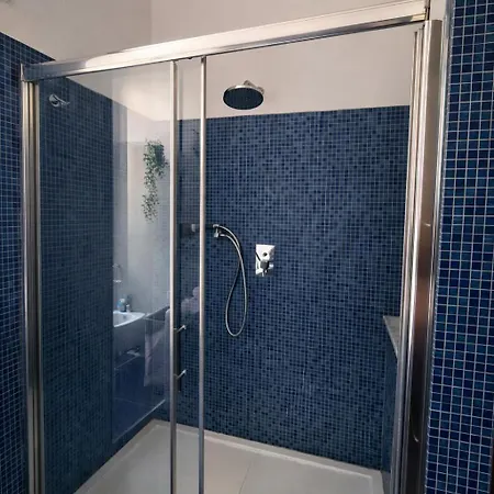 Blue Retreat Modern Near M4 شقة *